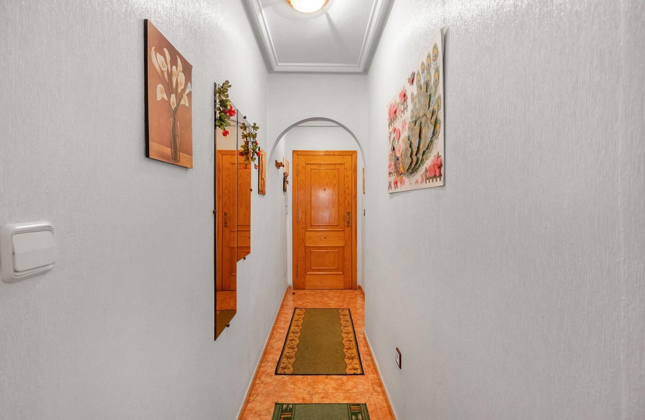 Resale - Apartment / flat - Torrevieja - Estacion de autobuses