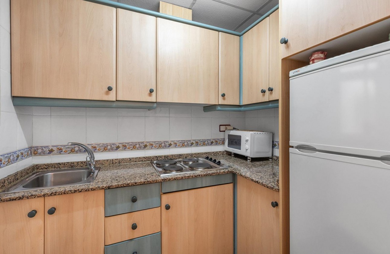 Resale - Apartment / flat - Torrevieja - Estacion de autobuses