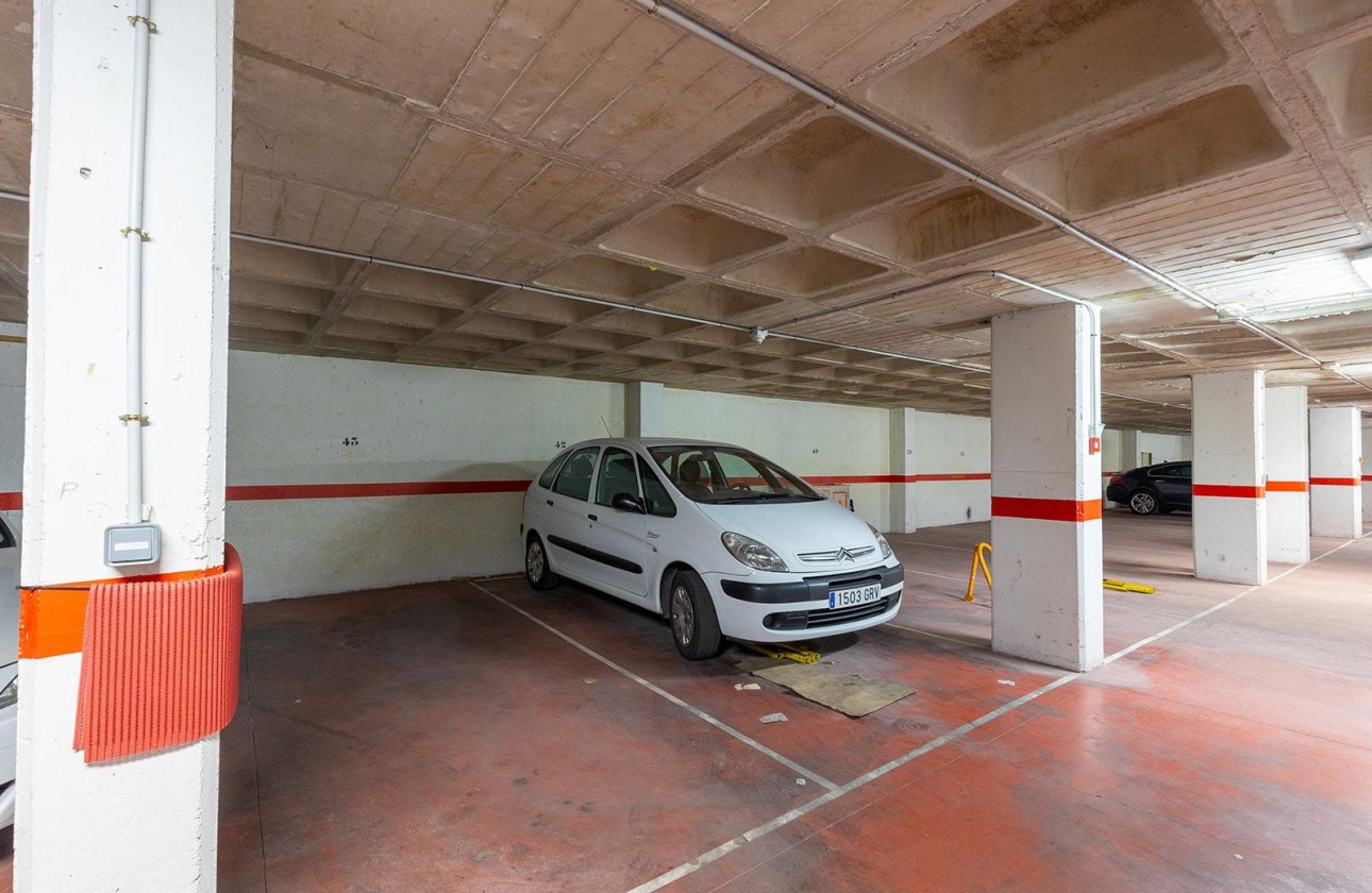 Resale - Apartment / flat - Torrevieja - Estacion de autobuses