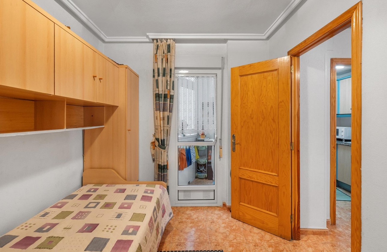 Resale - Apartment / flat - Torrevieja - Estacion de autobuses