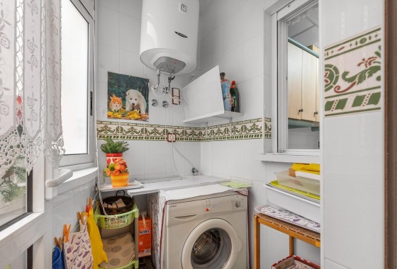 Resale - Apartment / flat - Torrevieja - Estacion de autobuses