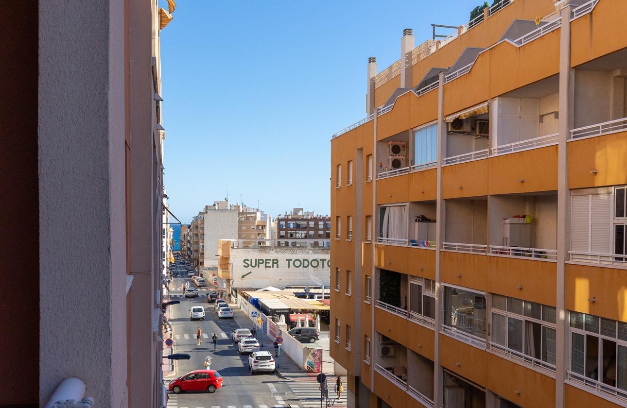Resale - Apartment / flat - Torrevieja - Estacion de autobuses