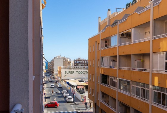 Resale - Apartment / flat - Torrevieja - Estacion de autobuses