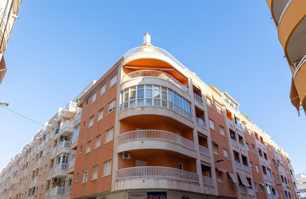 Resale - Apartment / flat - Torrevieja - Estacion de autobuses