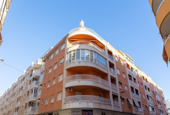 Resale - Apartment / flat - Torrevieja - Estacion de autobuses