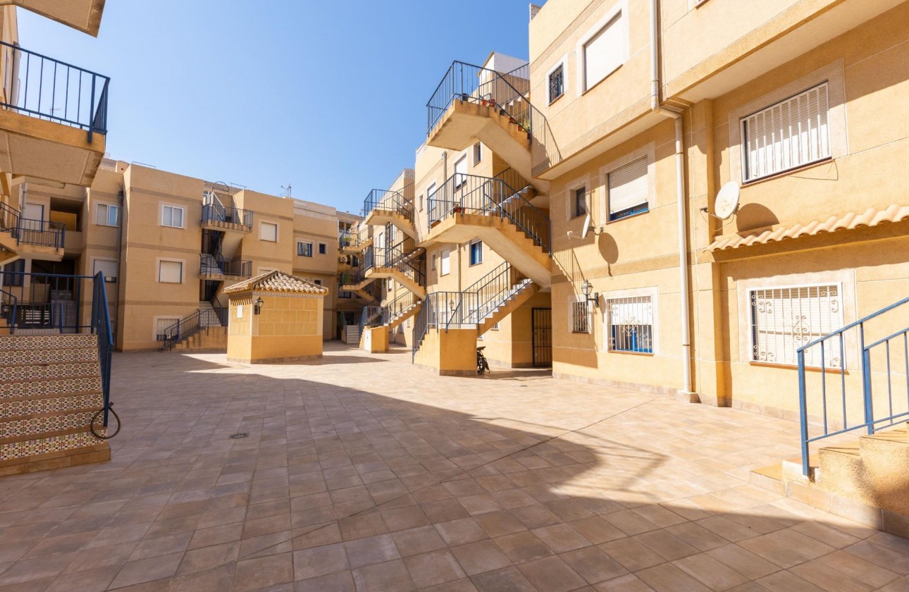 Resale - Apartment / flat - Torrevieja - Centro