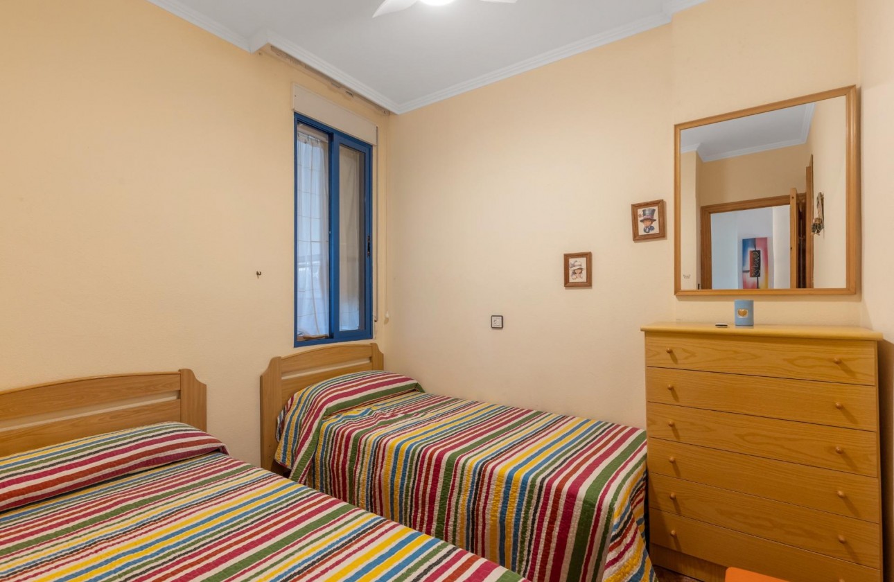Resale - Apartment / flat - Torrevieja - Centro