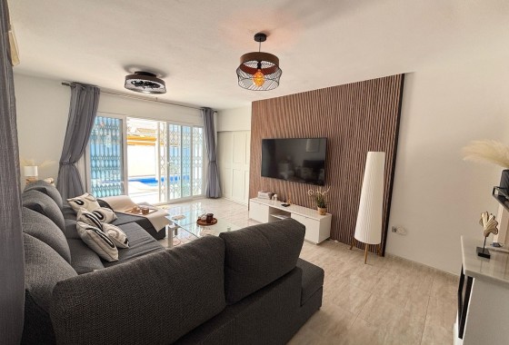 Revente - Villa - Villamartin, Orihuela Costa