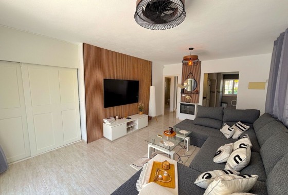 Revente - Villa - Villamartin, Orihuela Costa