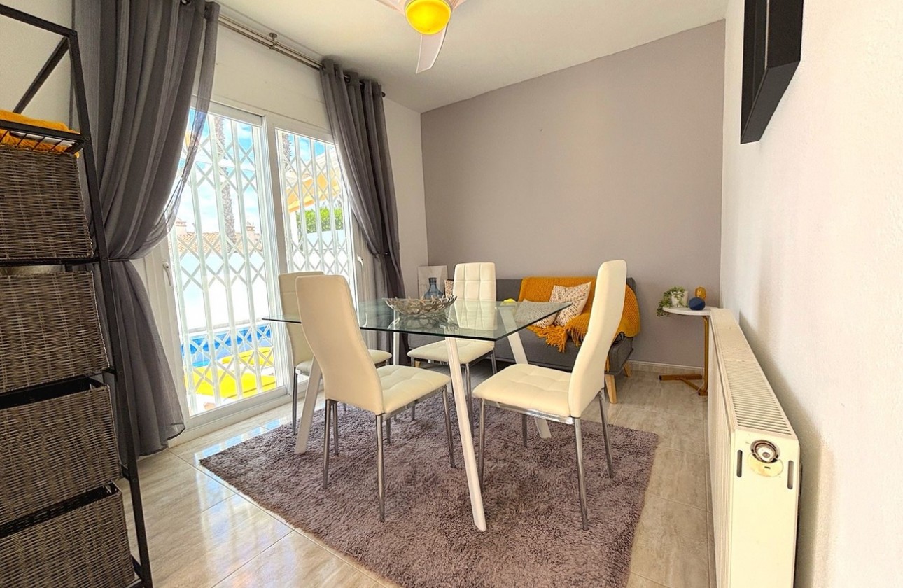 Revente - Villa - Villamartin, Orihuela Costa