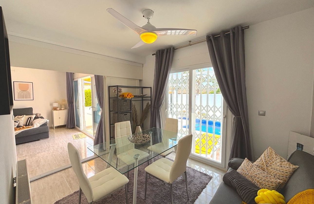 Revente - Villa - Villamartin, Orihuela Costa