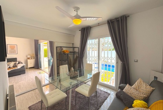 Revente - Villa - Villamartin, Orihuela Costa