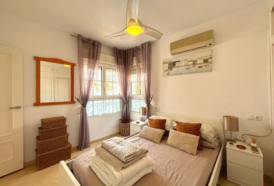 Revente - Villa - Villamartin, Orihuela Costa