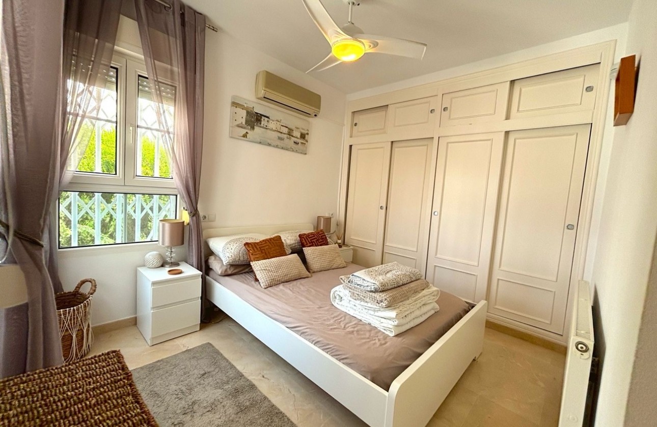 Revente - Villa - Villamartin, Orihuela Costa