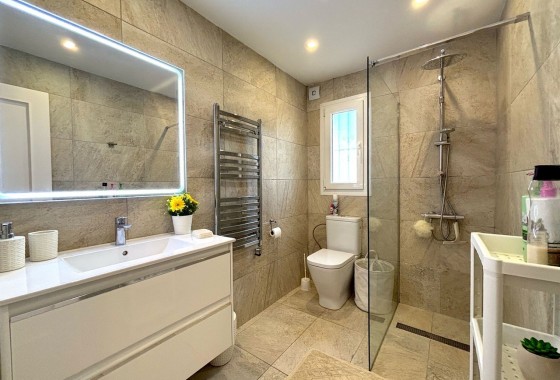 Revente - Villa - Villamartin, Orihuela Costa