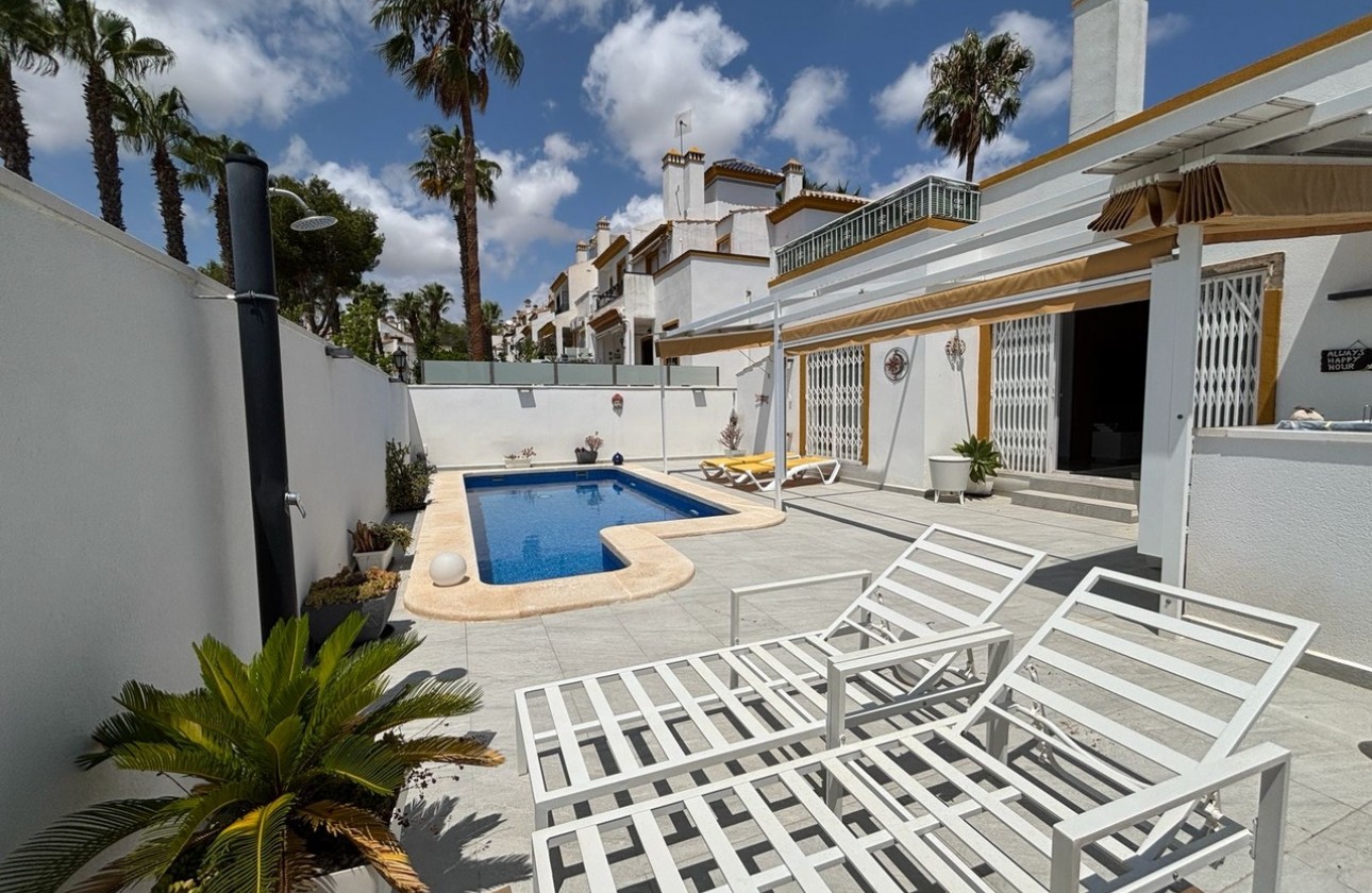 Revente - Villa - Villamartin, Orihuela Costa