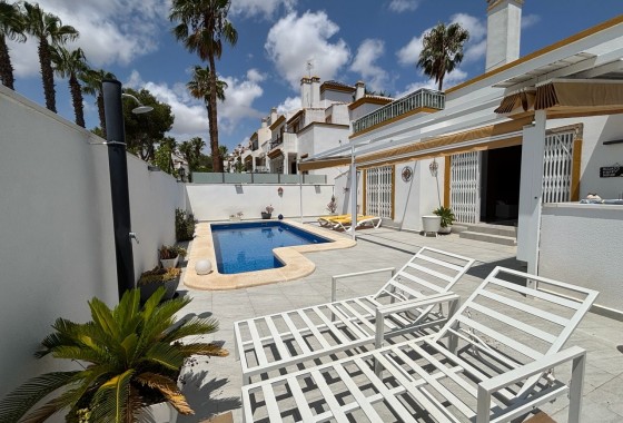 Revente - Villa - Villamartin, Orihuela Costa