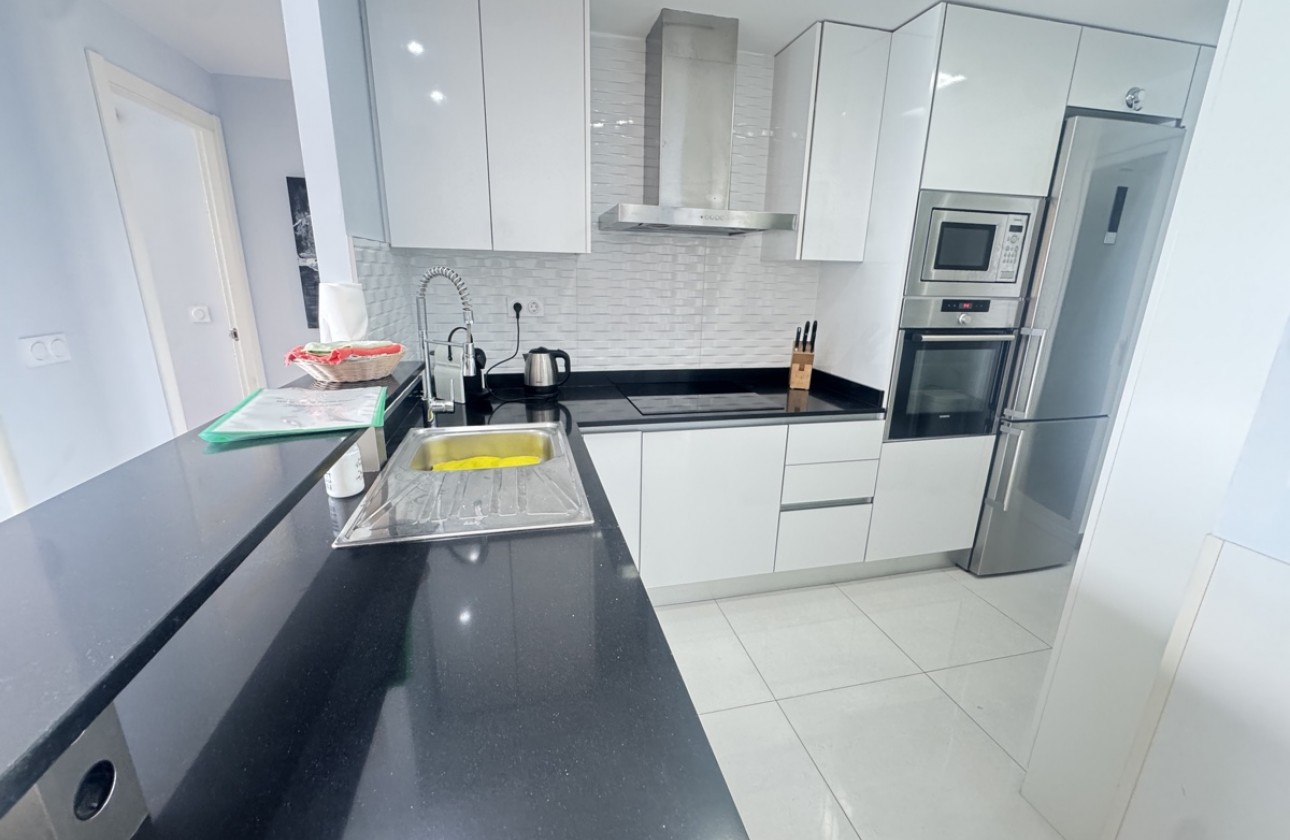 Resale - Apartment / flat - Punta Prima