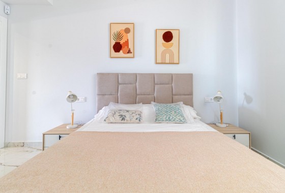 Reventa - Apartamento / piso - Orihuela Costa - Los Almendros-La Florida