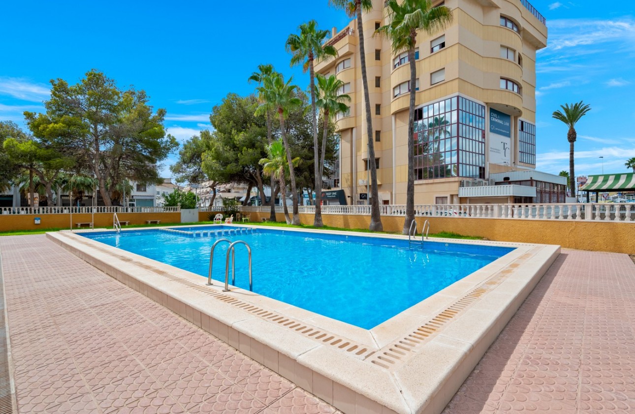Resale - Apartment / flat - Punta Prima