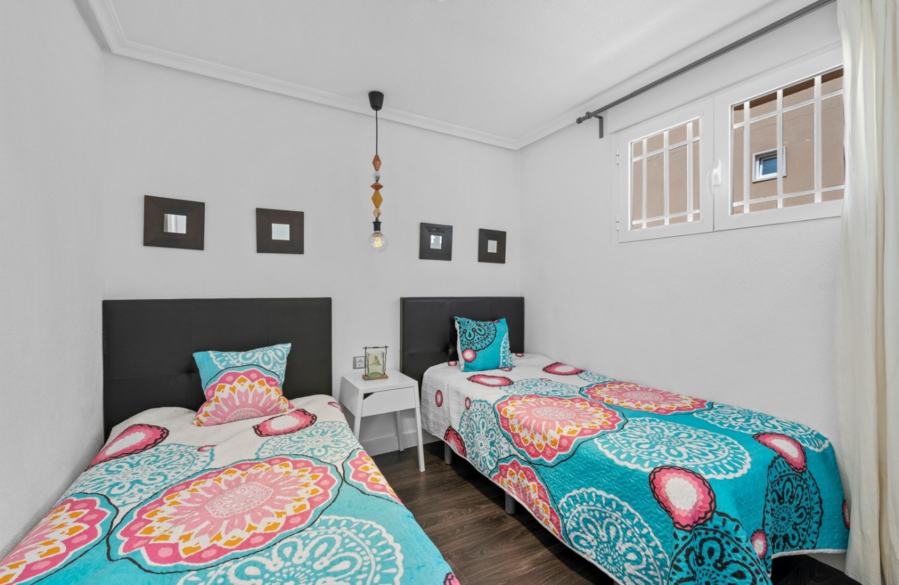 Resale - Apartment / flat - Punta Prima