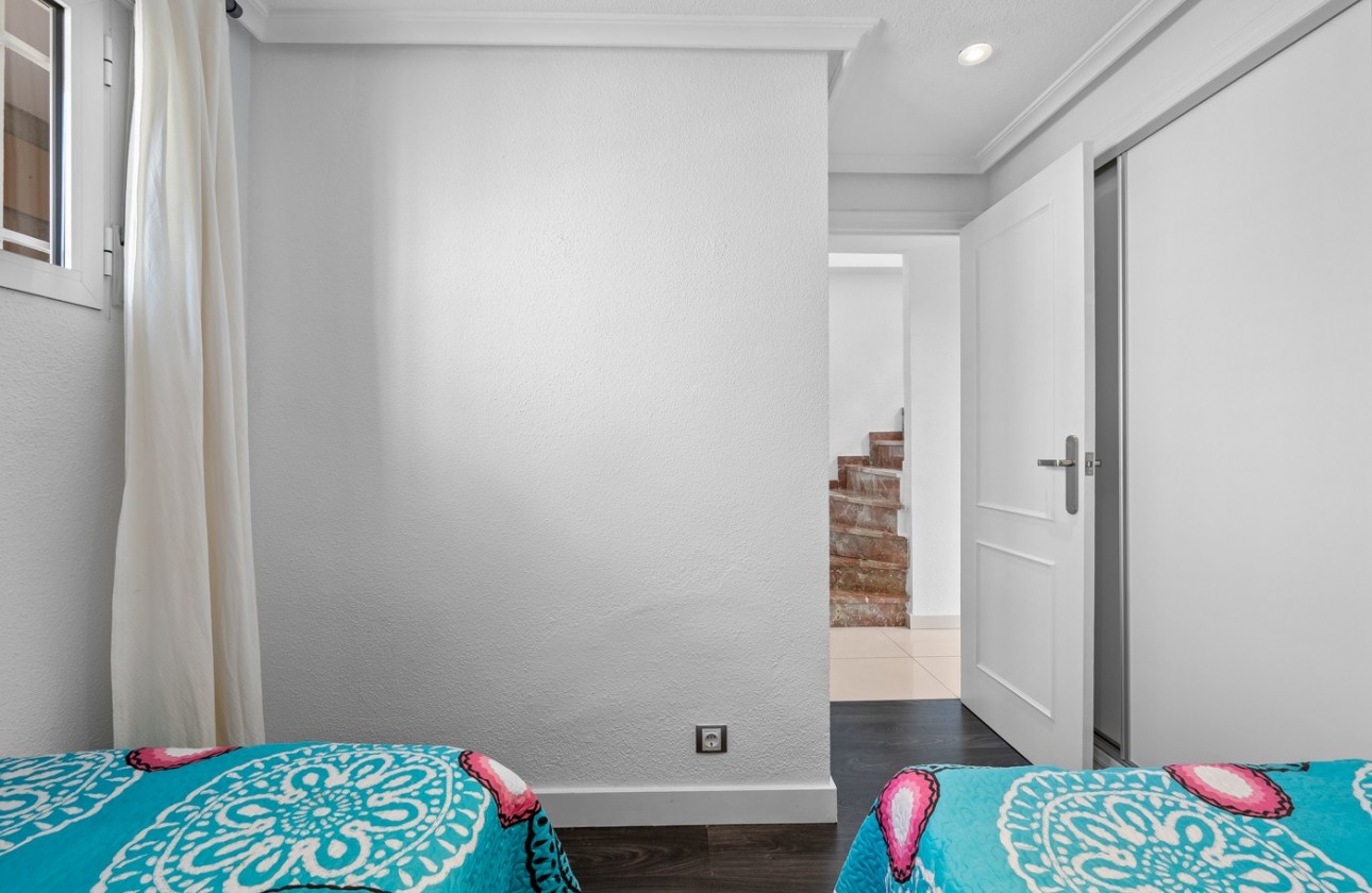 Resale - Apartment / flat - Punta Prima