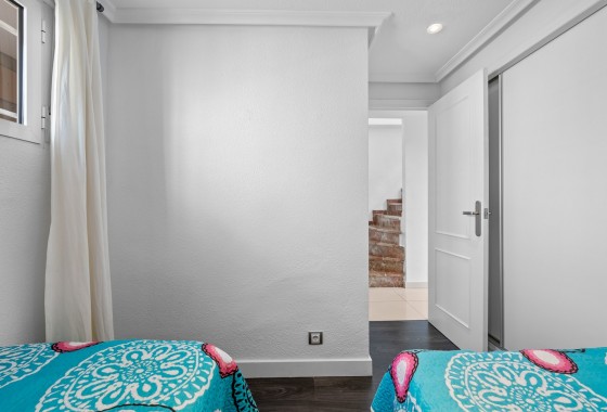 Resale - Apartment / flat - Punta Prima