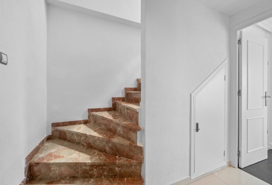 Resale - Apartment / flat - Punta Prima