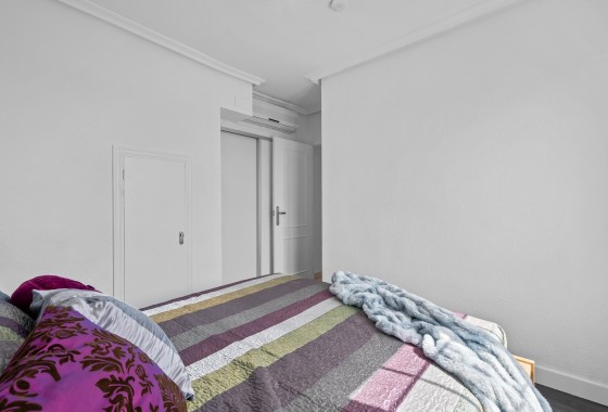 Resale - Apartment / flat - Punta Prima