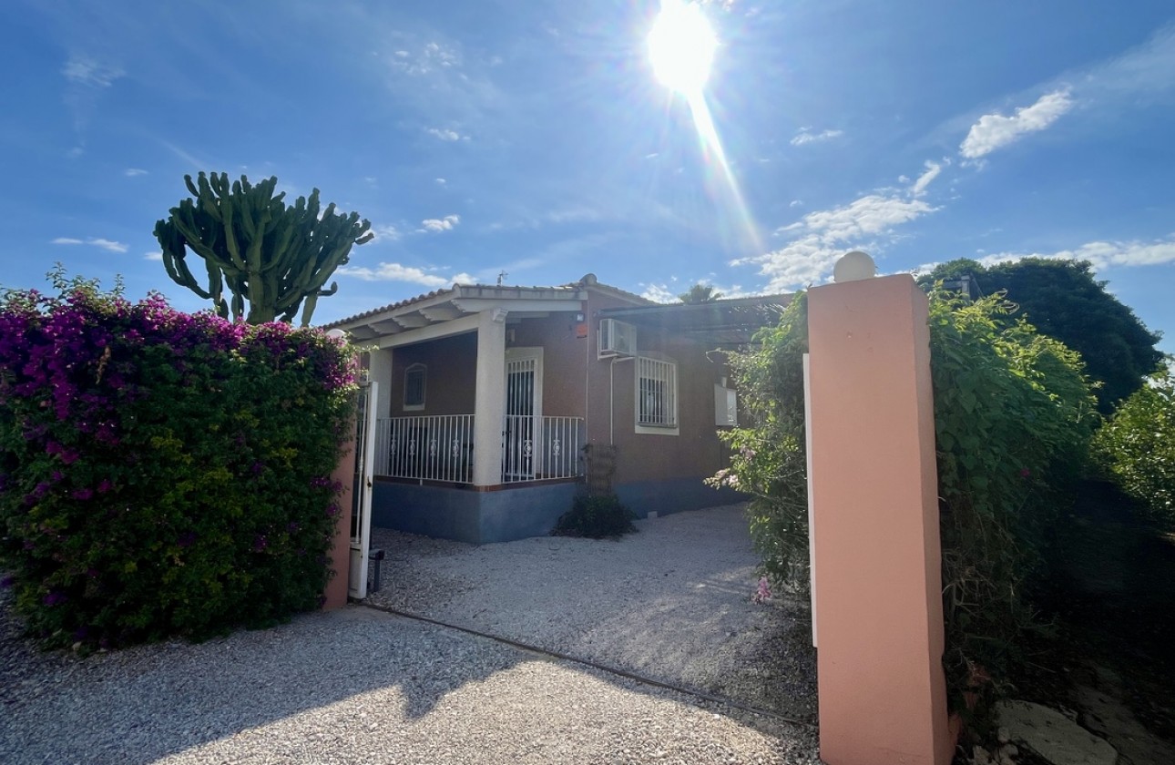 Resale - Villa - Orihuela