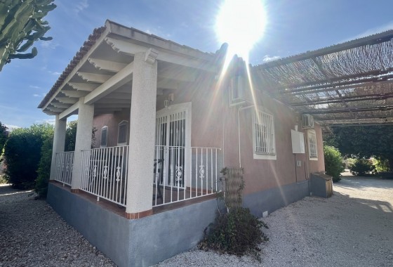Resale - Villa - Orihuela