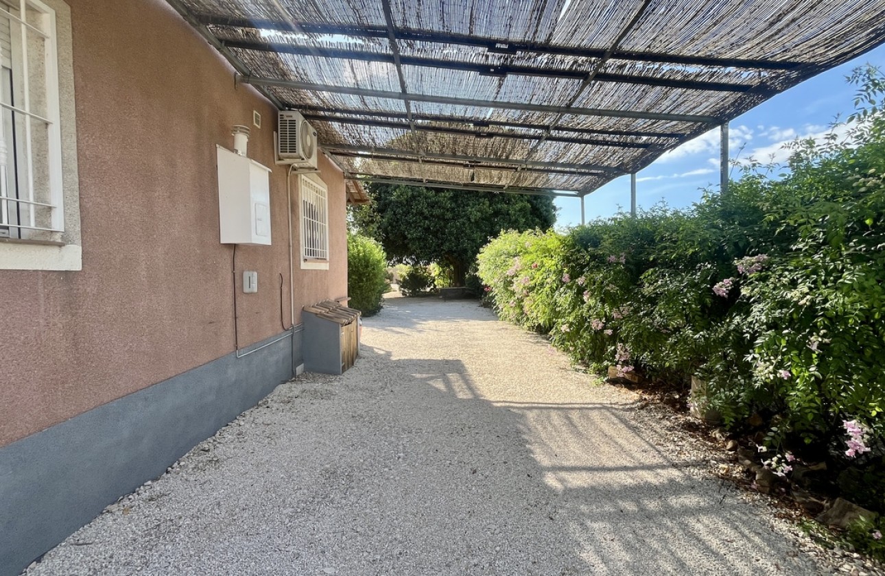 Resale - Villa - Orihuela