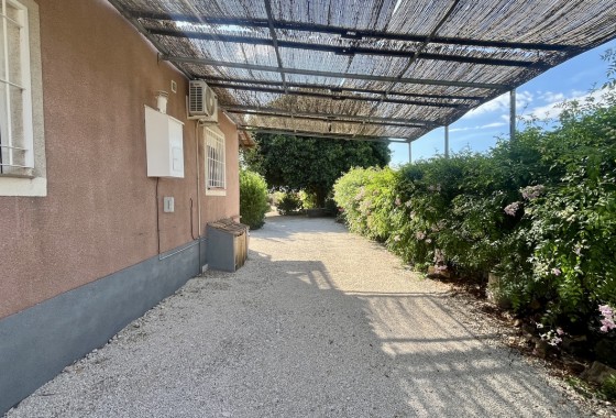 Resale - Villa - Orihuela