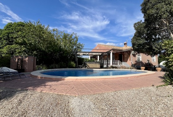 Resale - Villa - Orihuela