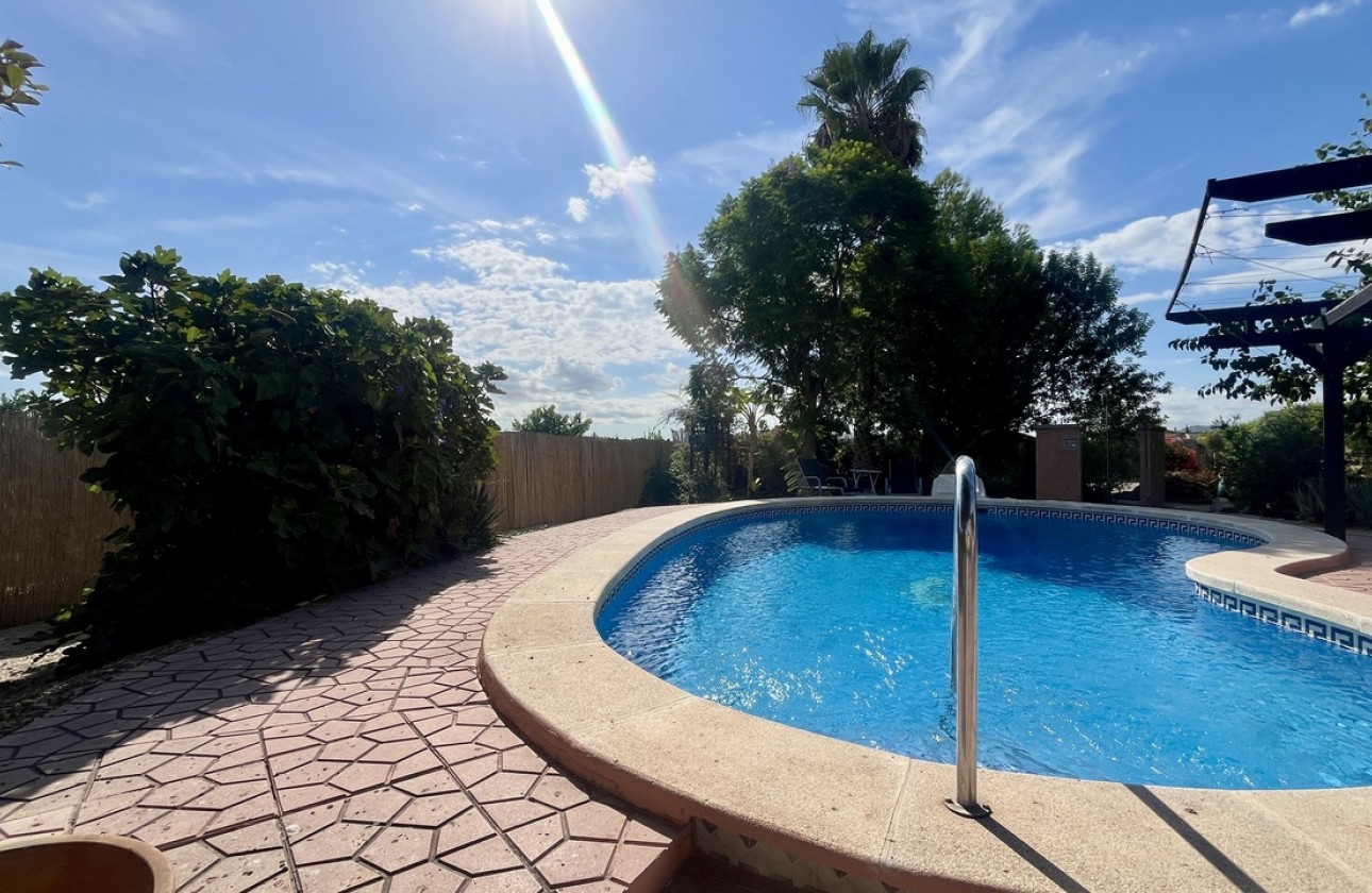 Resale - Villa - Orihuela