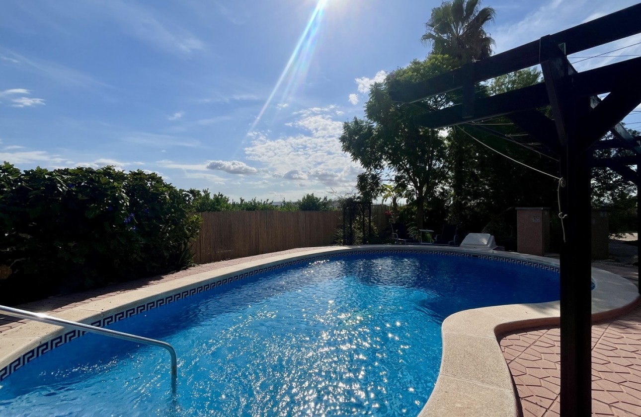 Resale - Villa - Orihuela