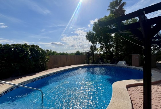 Resale - Villa - Orihuela