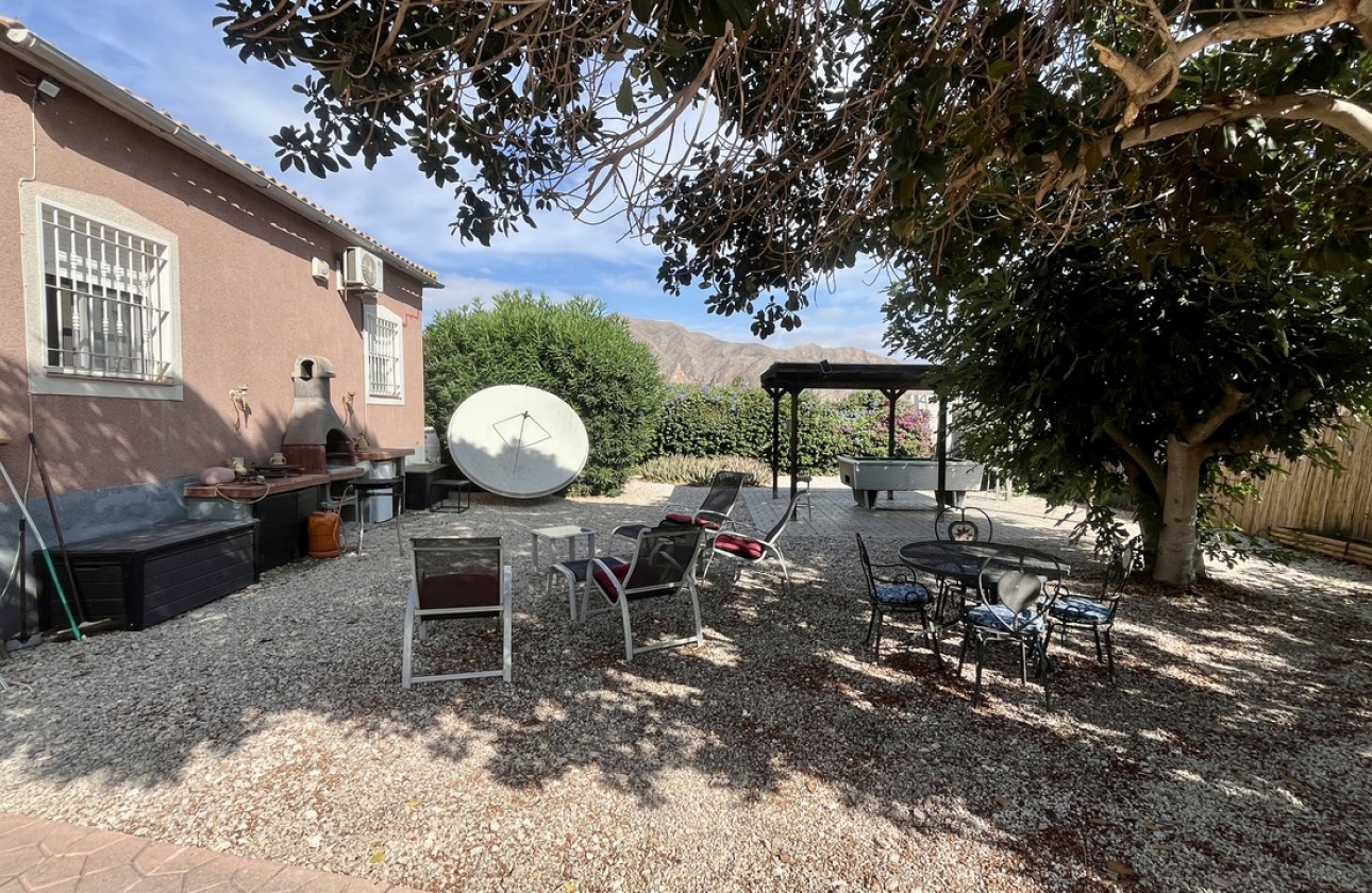 Resale - Villa - Orihuela