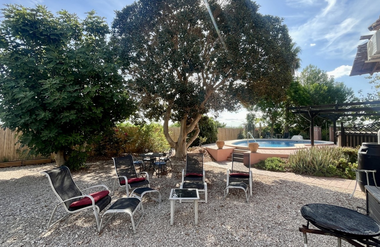 Resale - Villa - Orihuela