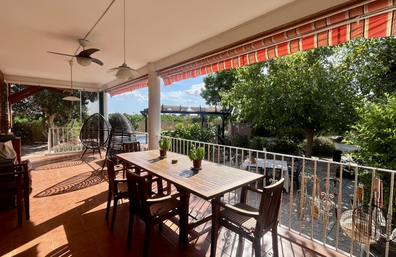 Resale - Villa - Orihuela