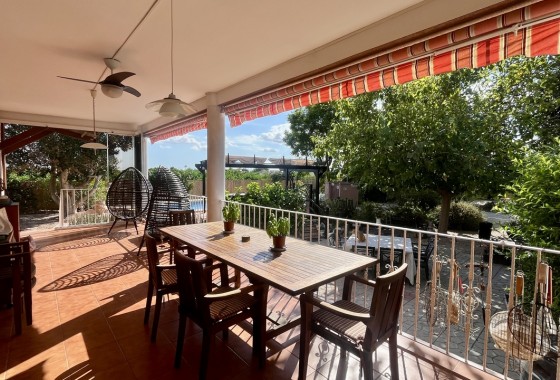 Resale - Villa - Orihuela