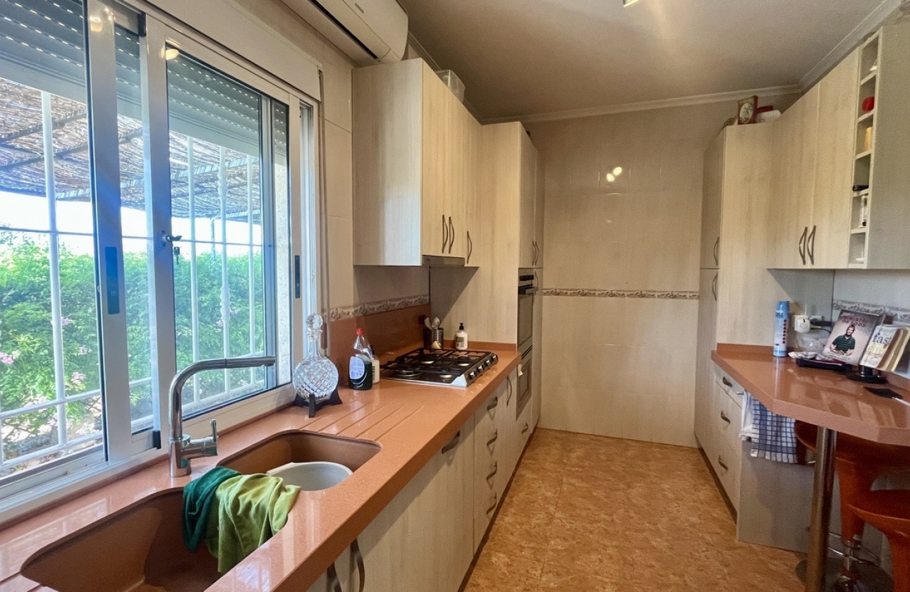 Resale - Villa - Orihuela