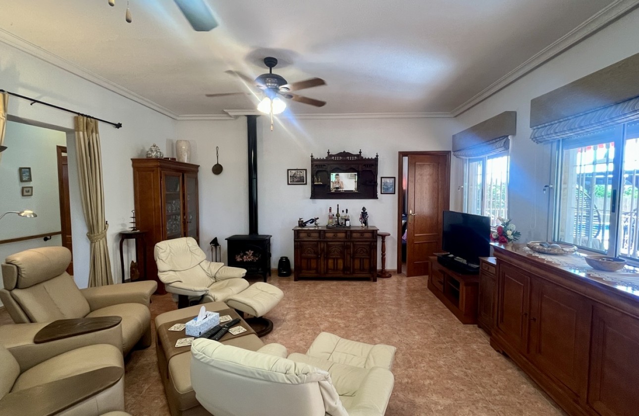 Resale - Villa - Orihuela