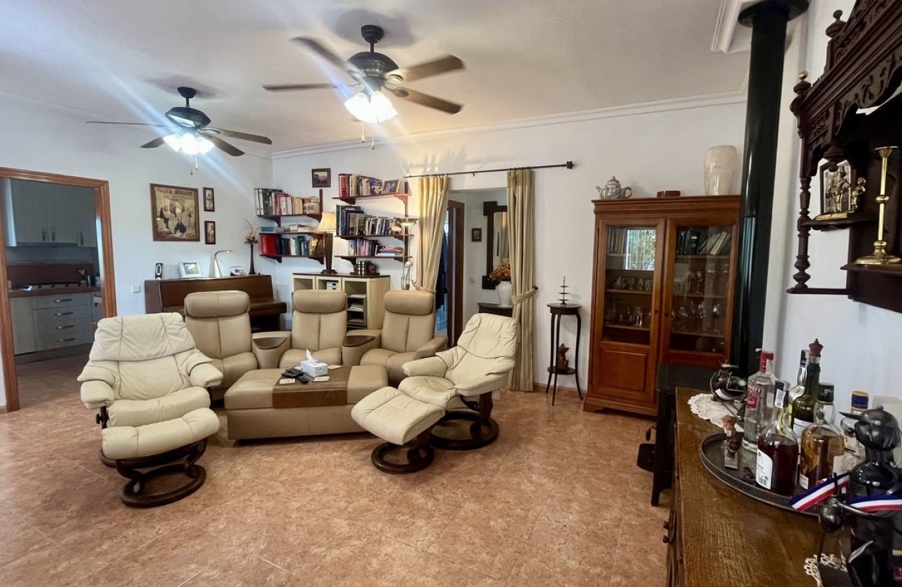 Resale - Villa - Orihuela