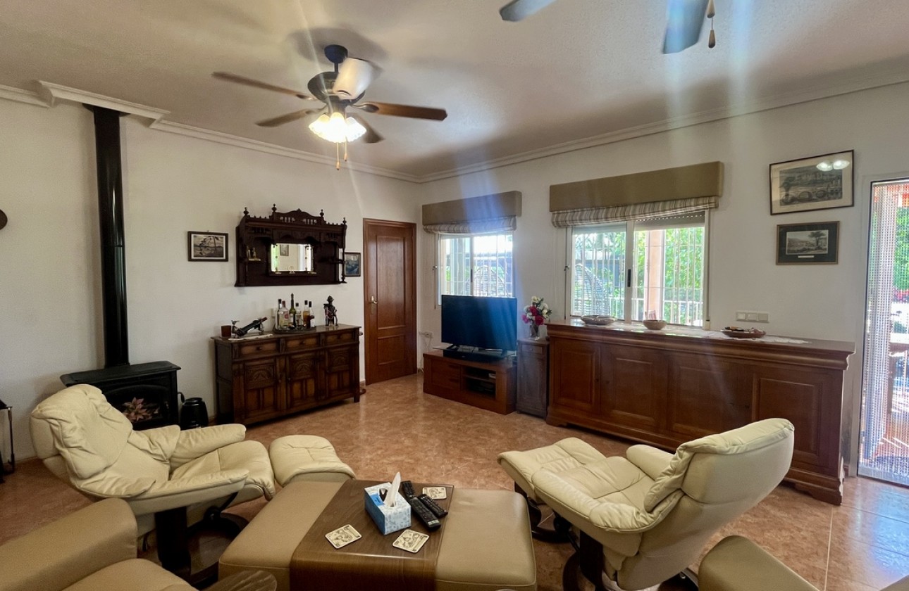 Resale - Villa - Orihuela