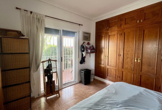 Resale - Villa - Orihuela