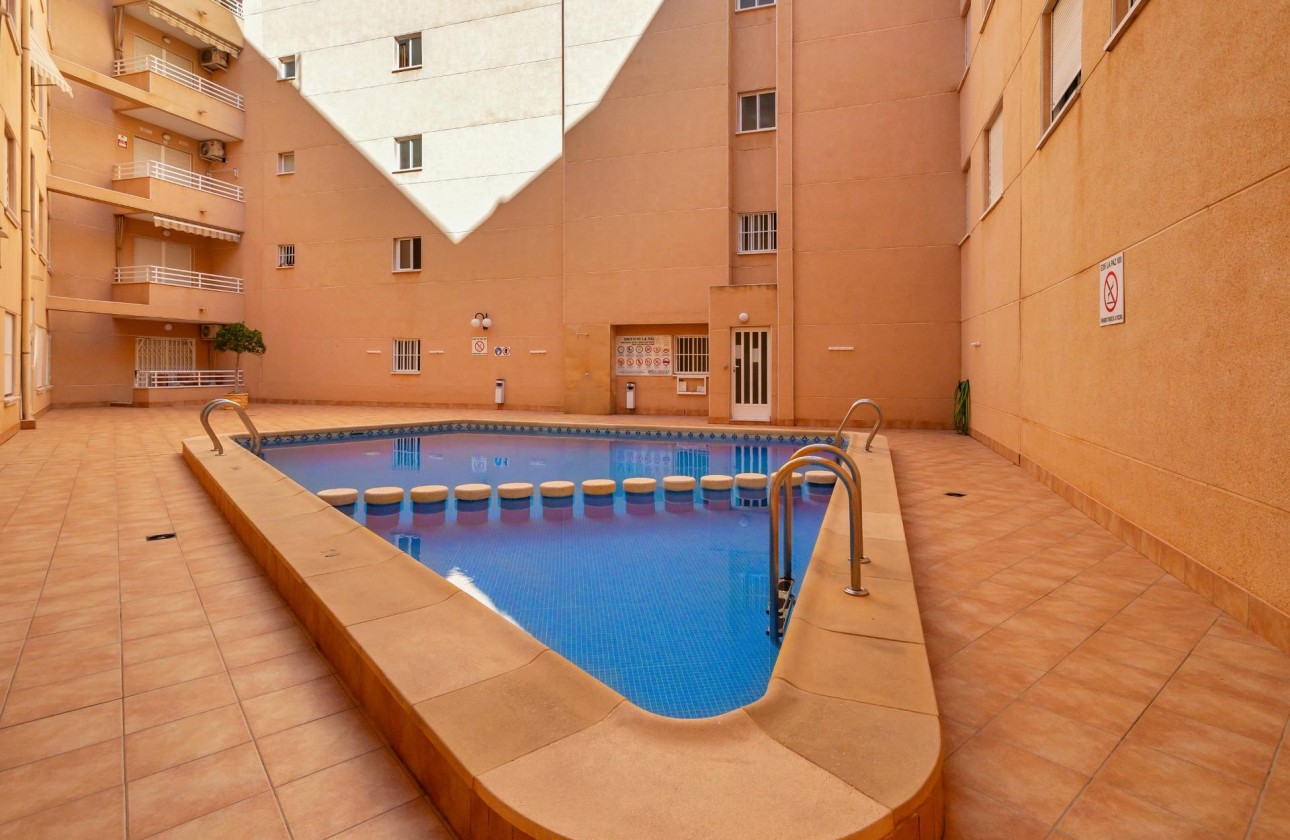 Resale - Apartment / flat - Torrevieja - Centro