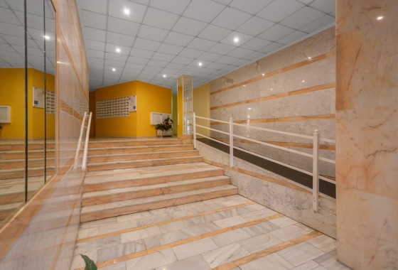 Resale - Apartment / flat - Torrevieja - Centro