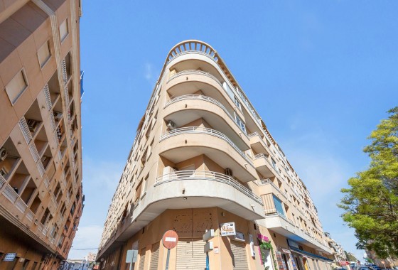 Resale - Apartment / flat - Torrevieja - Centro