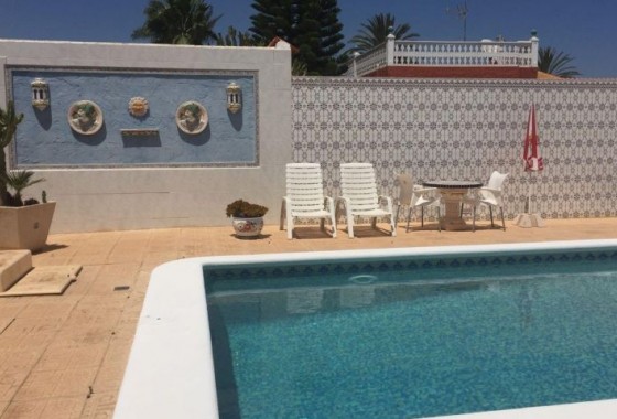 Resale - Villa - Torrevieja - torrevieja